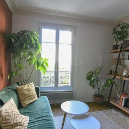 Nice Apt Near Buttes Chaumont Daire Paris